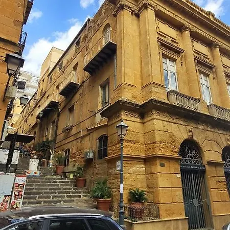 Apartment Palazzo Caratozzolo *