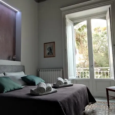 Palazzo Caratozzolo Apartment *